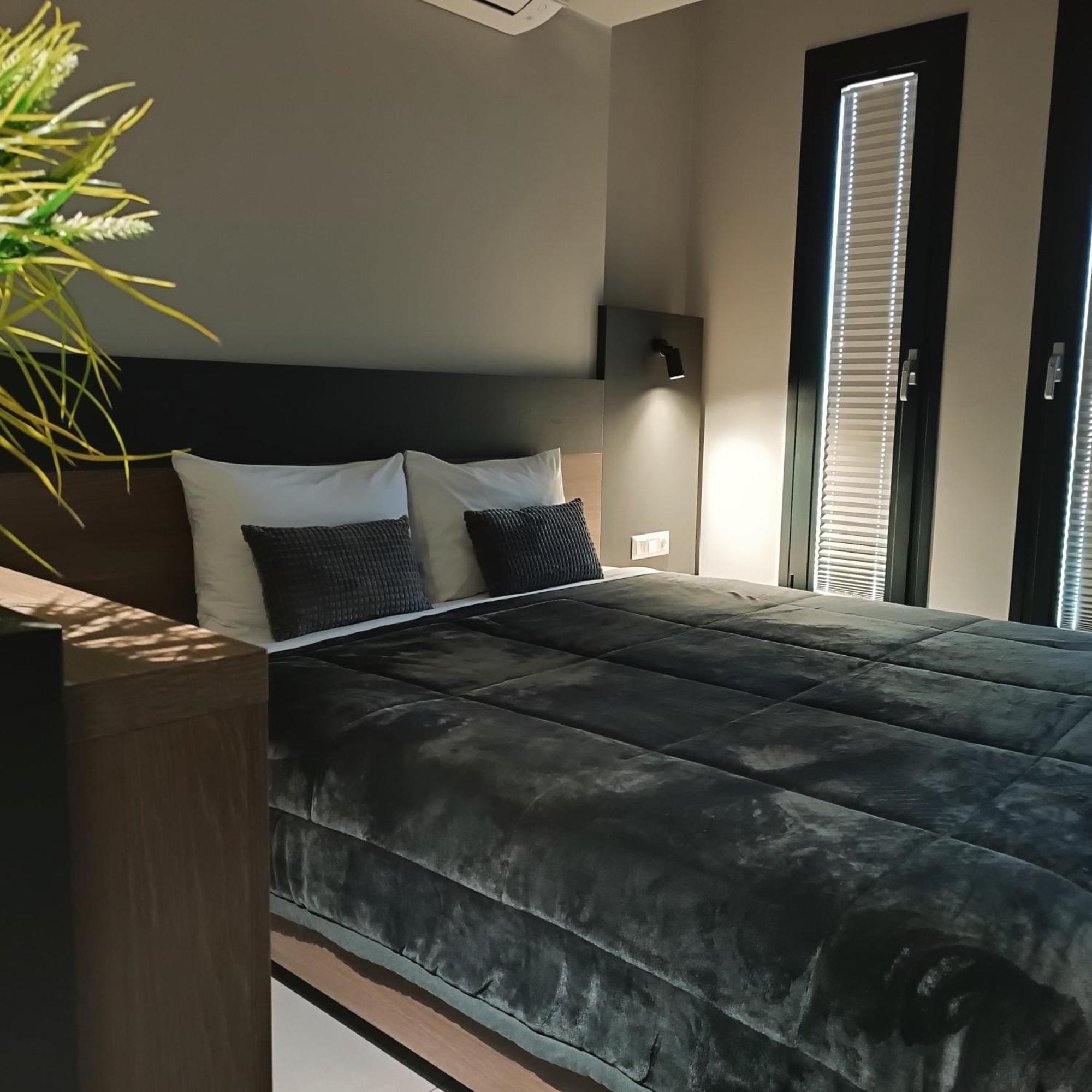 Elizabeth Queen Luxury Rooms Paralía Exterior foto